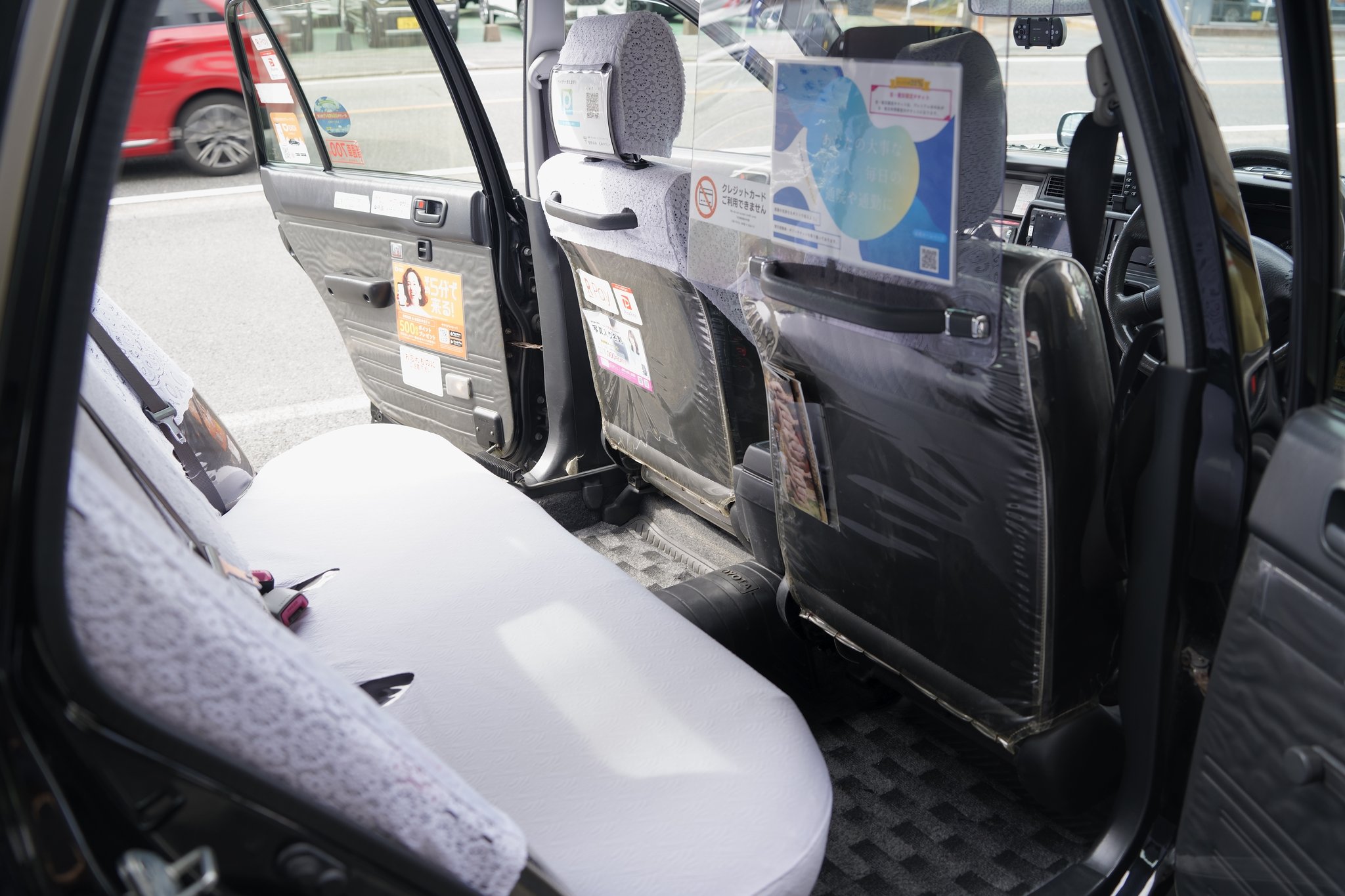 一般タクシーの車内写真